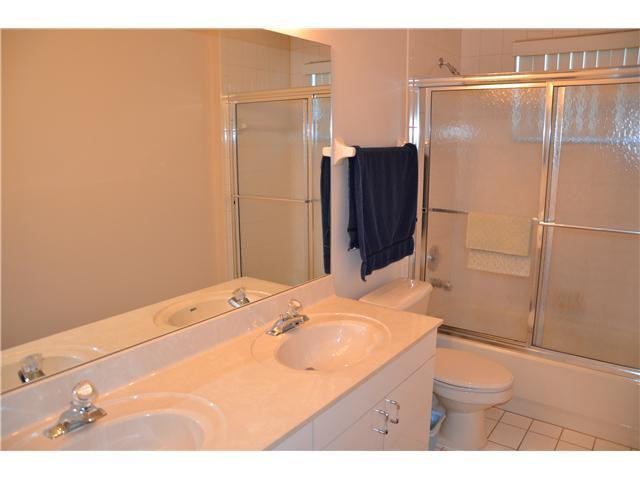 412 Mallard Road Weston, FL 33327 - Photo 11 of 15 Bathroom