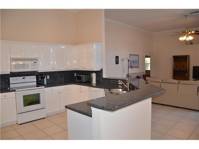 412 Mallard Road Weston, FL 33327 - Photo 4 of 15 Kitchen