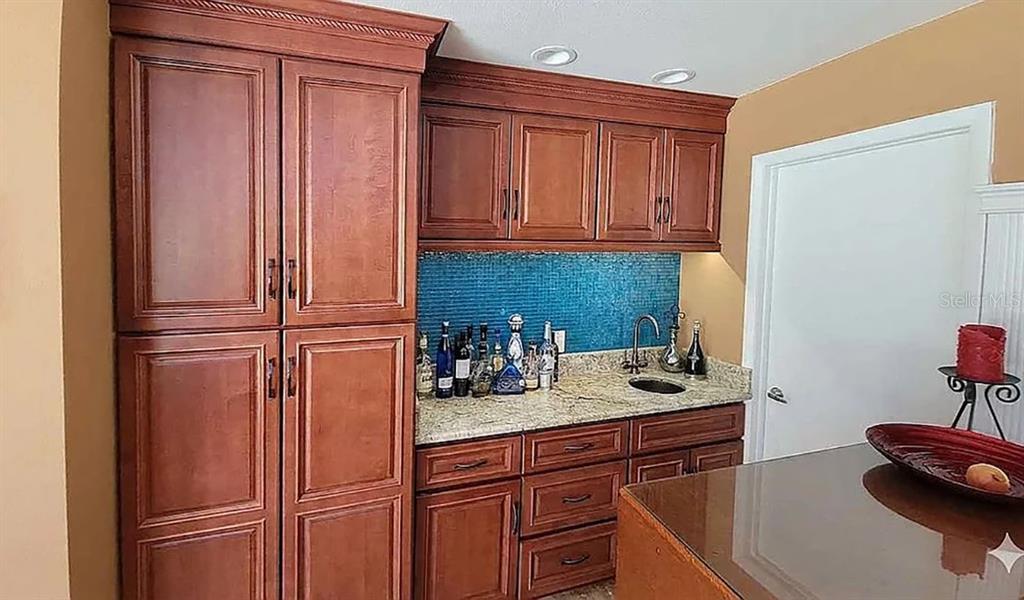 9232 80th Avenue Seminole, FL 33777 - Photo 7 of 37