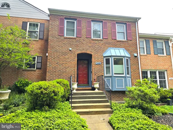 $3,800 | 7526 Heatherton Lane, Potomac, MD 20854