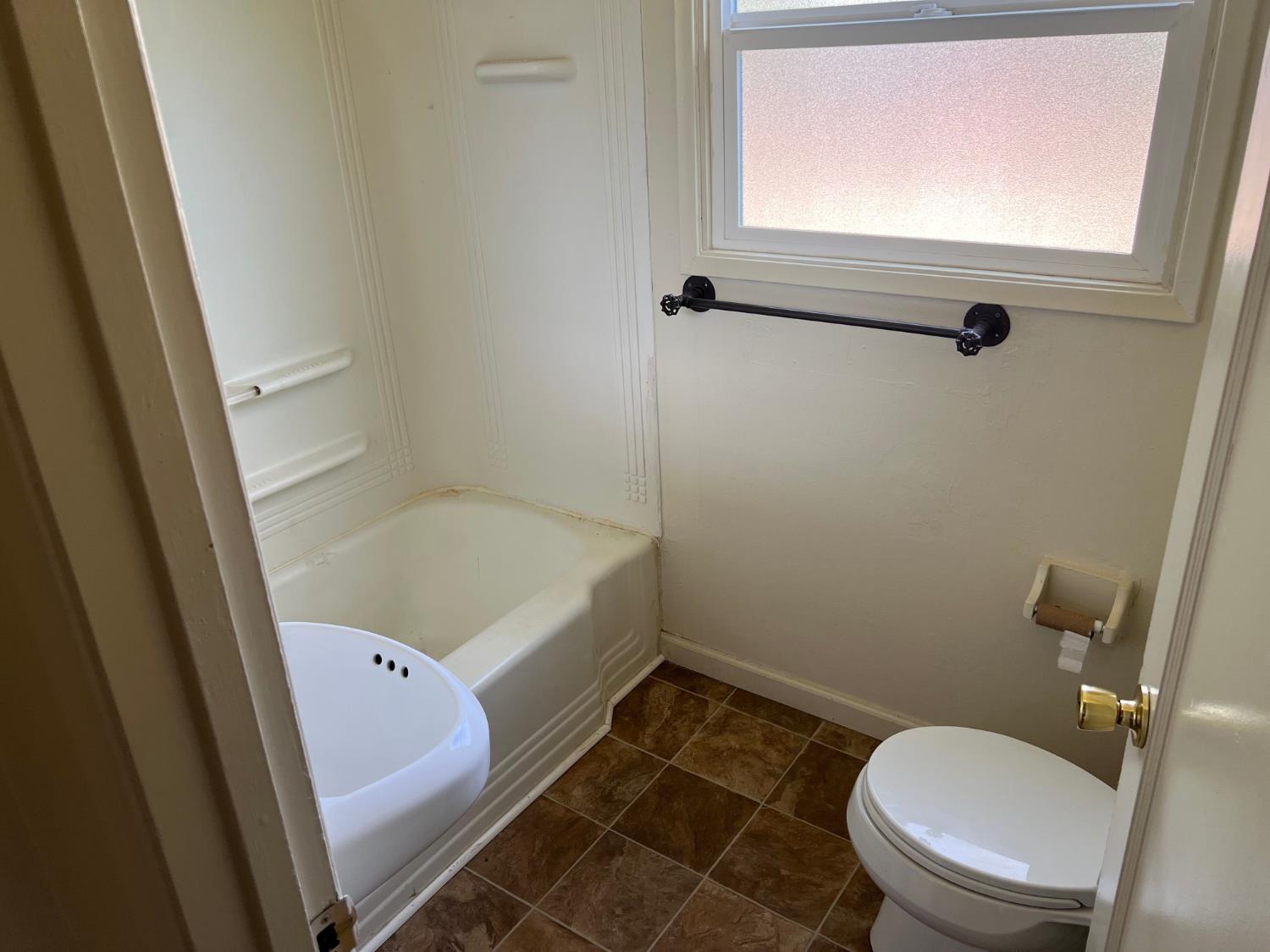 501 Bermuda Way Modesto, CA 95350 - Photo 13 of 16