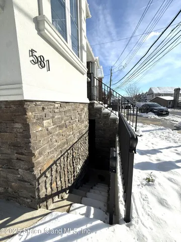 $1,230,000 | 581 West Caswell Avenue | Graniteville