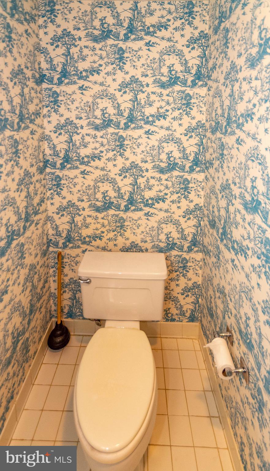 2331 Old Court Road, Unit 214 Pikesville, MD 21208 - Photo 25 of 36