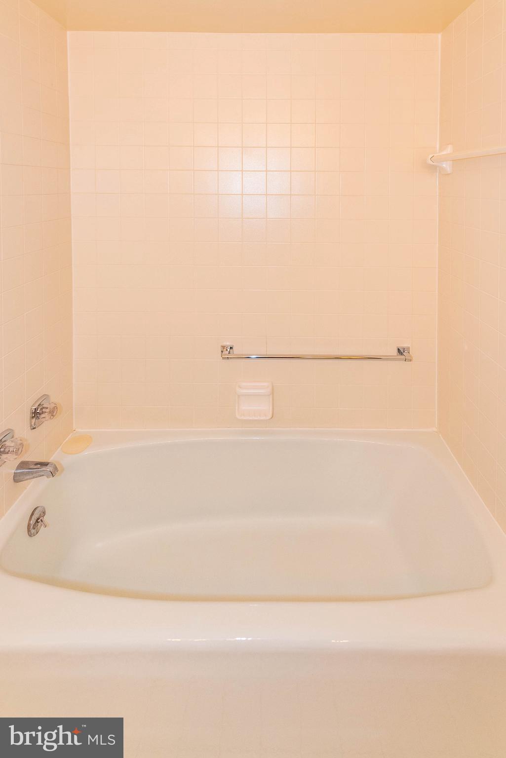 2331 Old Court Road, Unit 214 Pikesville, MD 21208 - Photo 28 of 36