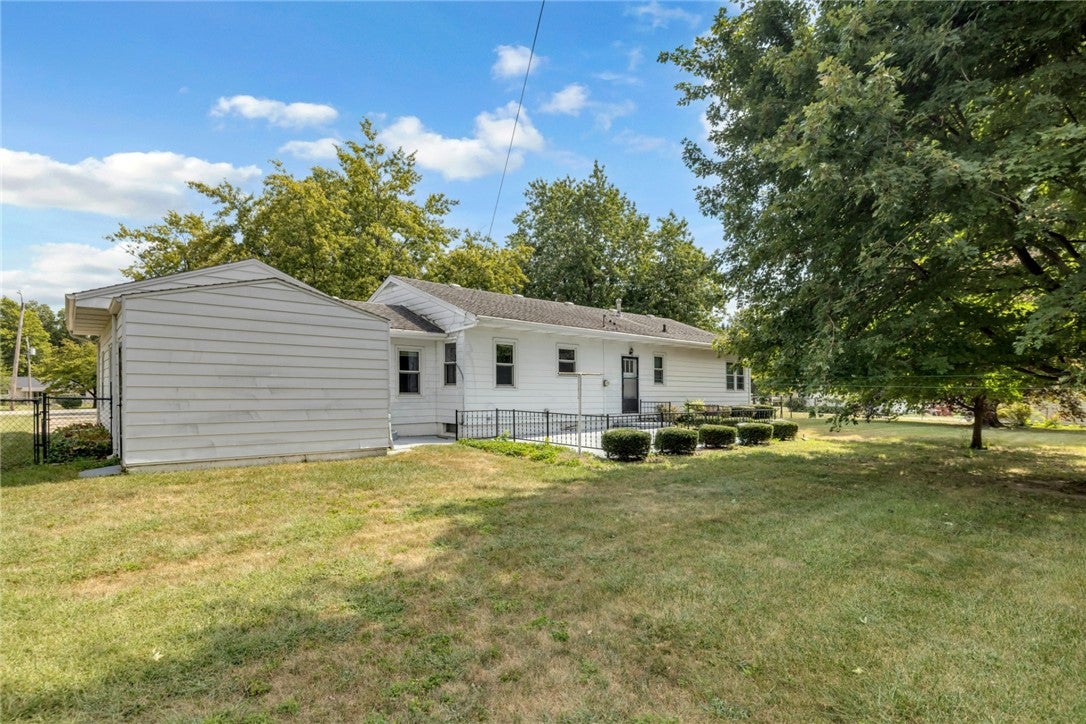 83 Greenridge Drive Decatur, IL 62526 - Photo 26 of 27 Gallery Image 26