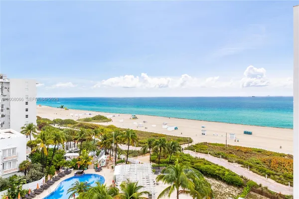 $2,950 | 401 Ocean Drive, Unit 919, Miami Beach, FL 33139