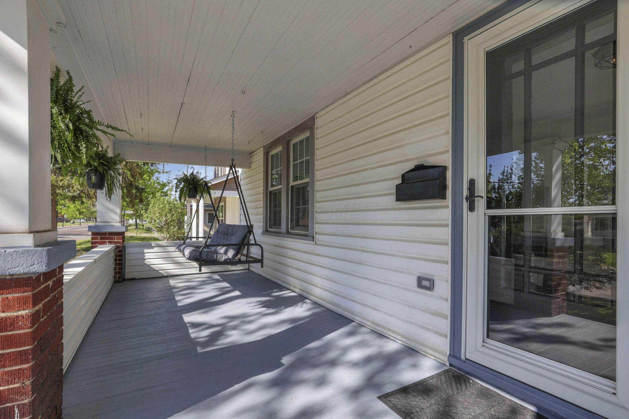 800 South Yearling Road Columbus, OH 43213 - Photo 6 of 57 Beautiful front porch!