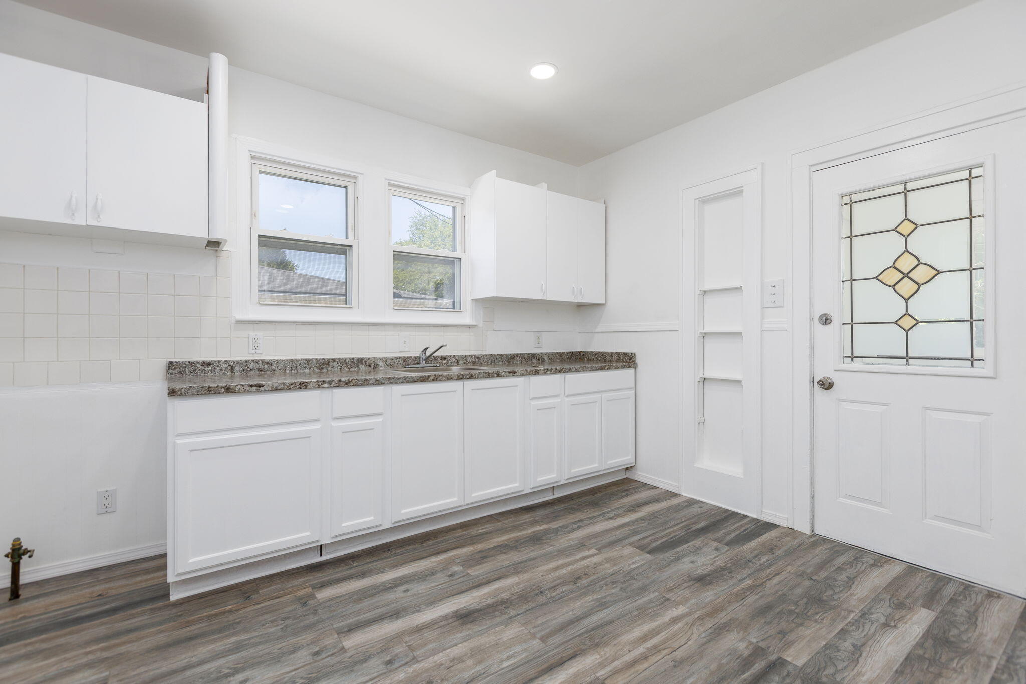 7359 Engleman Street Center Line, MI 48015 - Photo 13 of 23 21-web-or-mls-7359 Engleman (16 of 19)