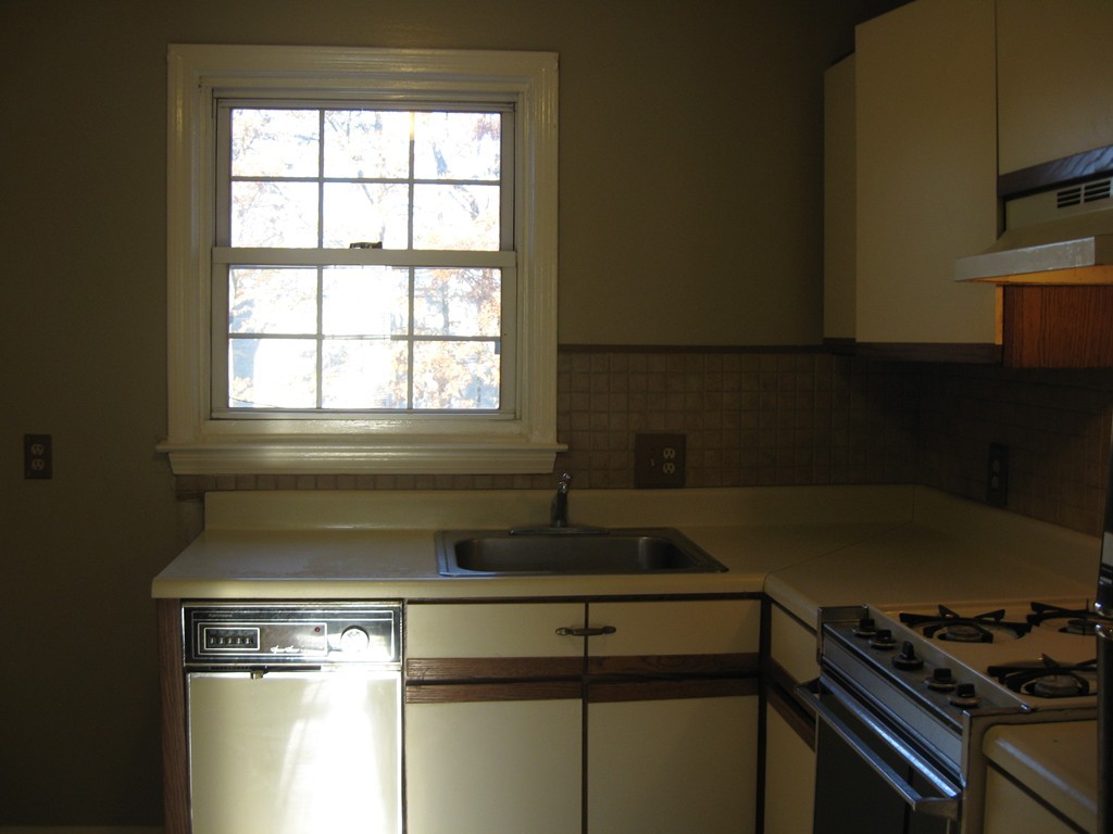 78 Colony Road, Unit 42B West Springfield, MA 01089 - Photo 7 of 19 Gallery Image 7