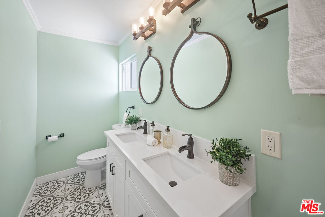 10763 Charnock Road Los Angeles, CA 90034 - Photo 23 of 40 Gallery Image 23