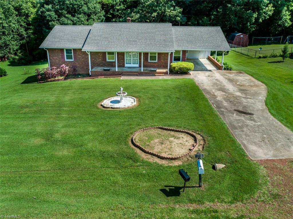 231 Pilotview Loop Madison, NC 27025 - Photo 4 of 29 Gallery Image 4
