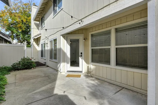 a view of a entrance door of the house