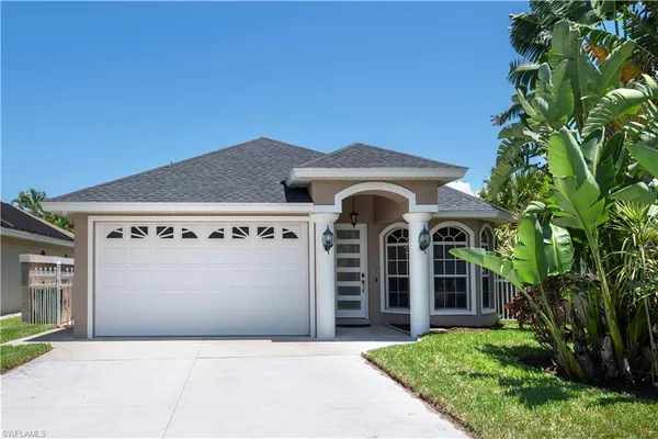 $1,165,000 | 823 96th Avenue North, Naples, FL 34108