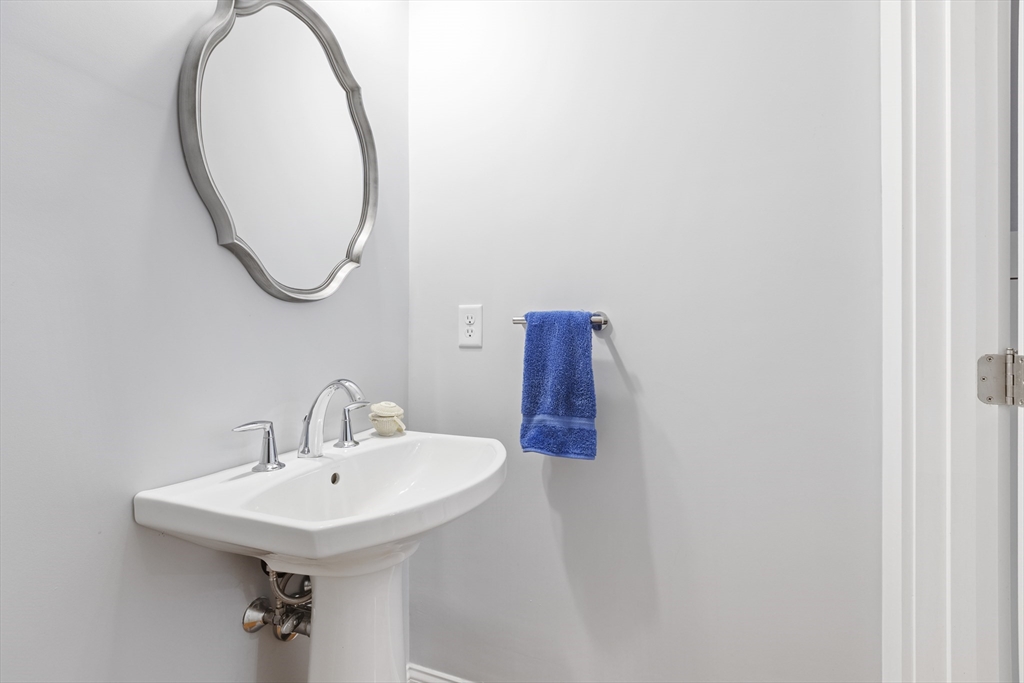 27 Compass Point Drive, Unit 27 Douglas, MA 01516 - Photo 6 of 33