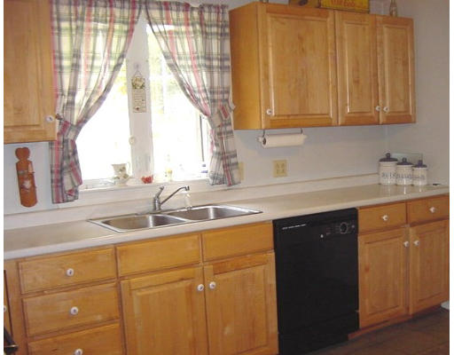 28 Bond Road Charlton, MA 01507 - Photo 14 of 17