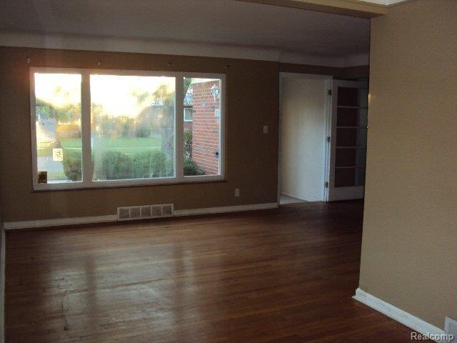 20524 Rutherford Street Detroit, MI 48235 - Photo 17 of 18 FHA Case # 261-938399 - Living A