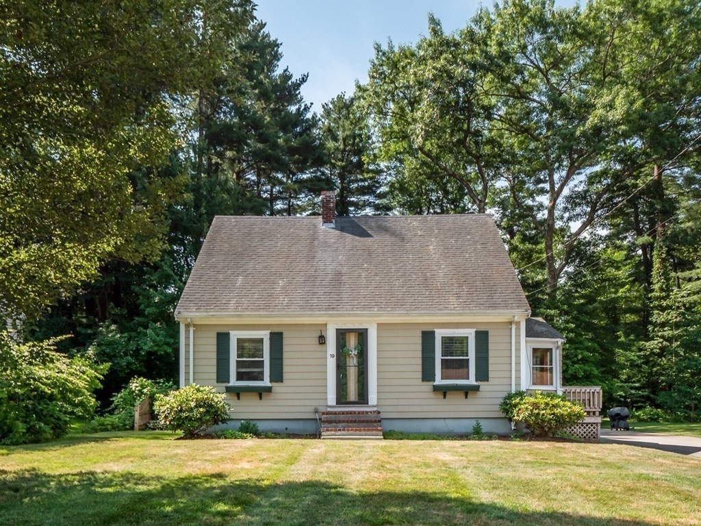 19 Ward Well Road Canton, MA 02021 - Photo 2 of 23 Gallery Image 2