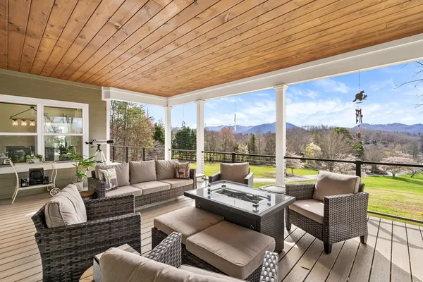 $959,900 | 193 Mountain Harbour Drive, Hayesville, NC 28904