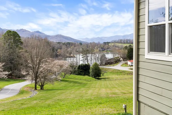 $959,900 | 193 Mountain Harbour Drive, Hayesville, NC 28904