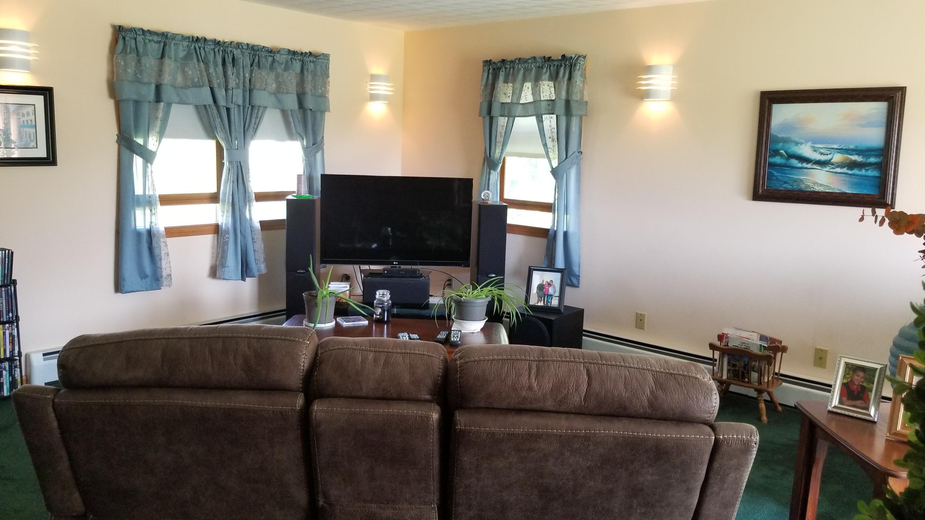 569 East Benton Road Waterville, ME 04901 - Photo 6 of 18 Living room