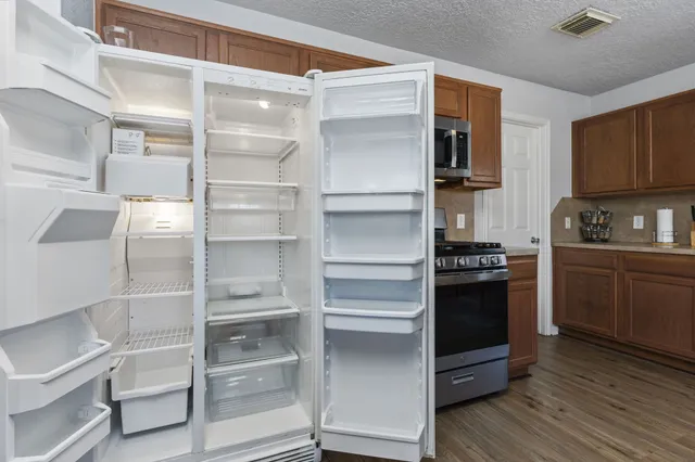 $2,100 | 29326 Legends Green Drive, Spring, TX 77386