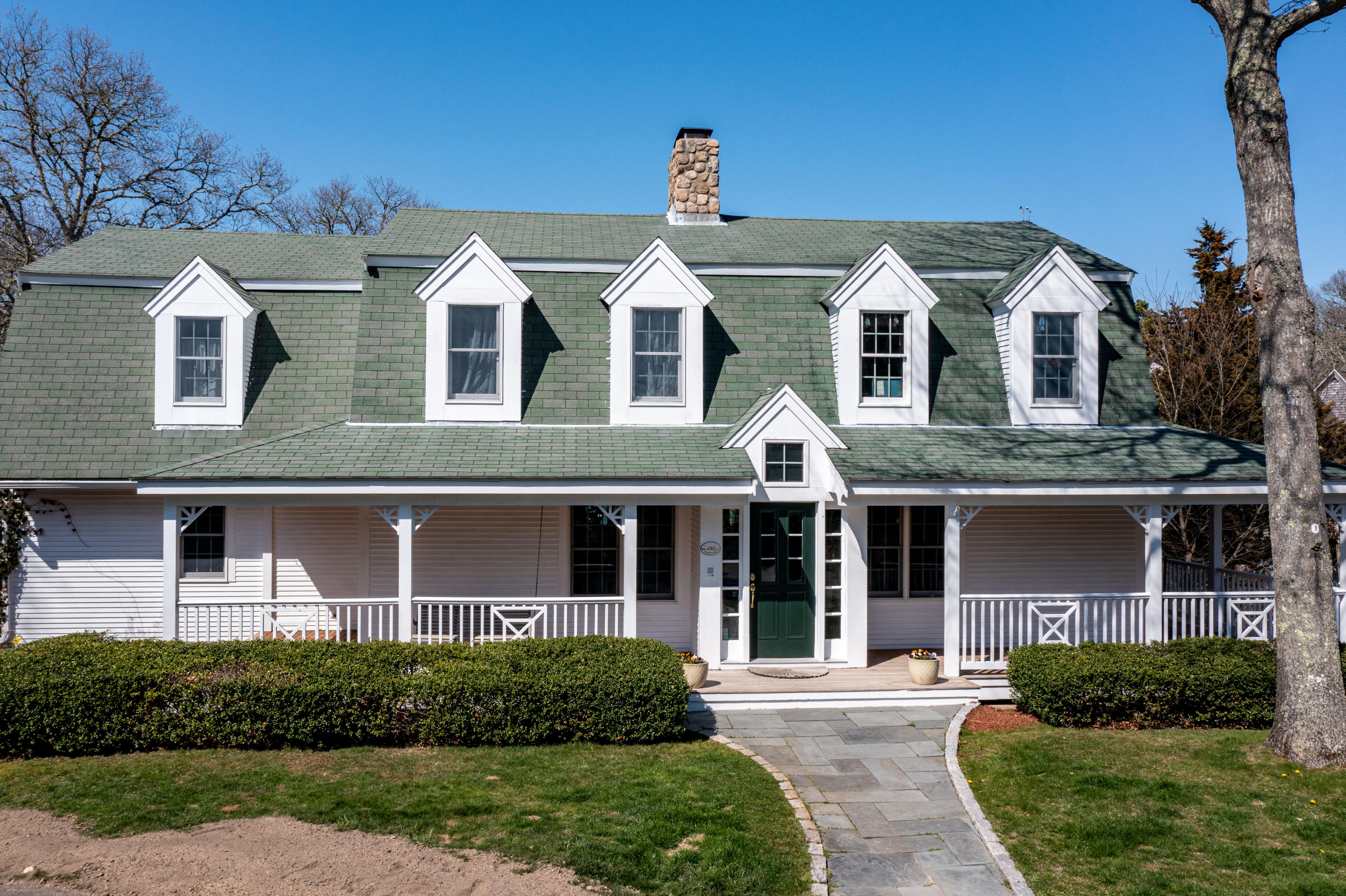 192 Great Marsh Road Centerville, MA 02632 - Photo 2 of 37 192GreLR-65