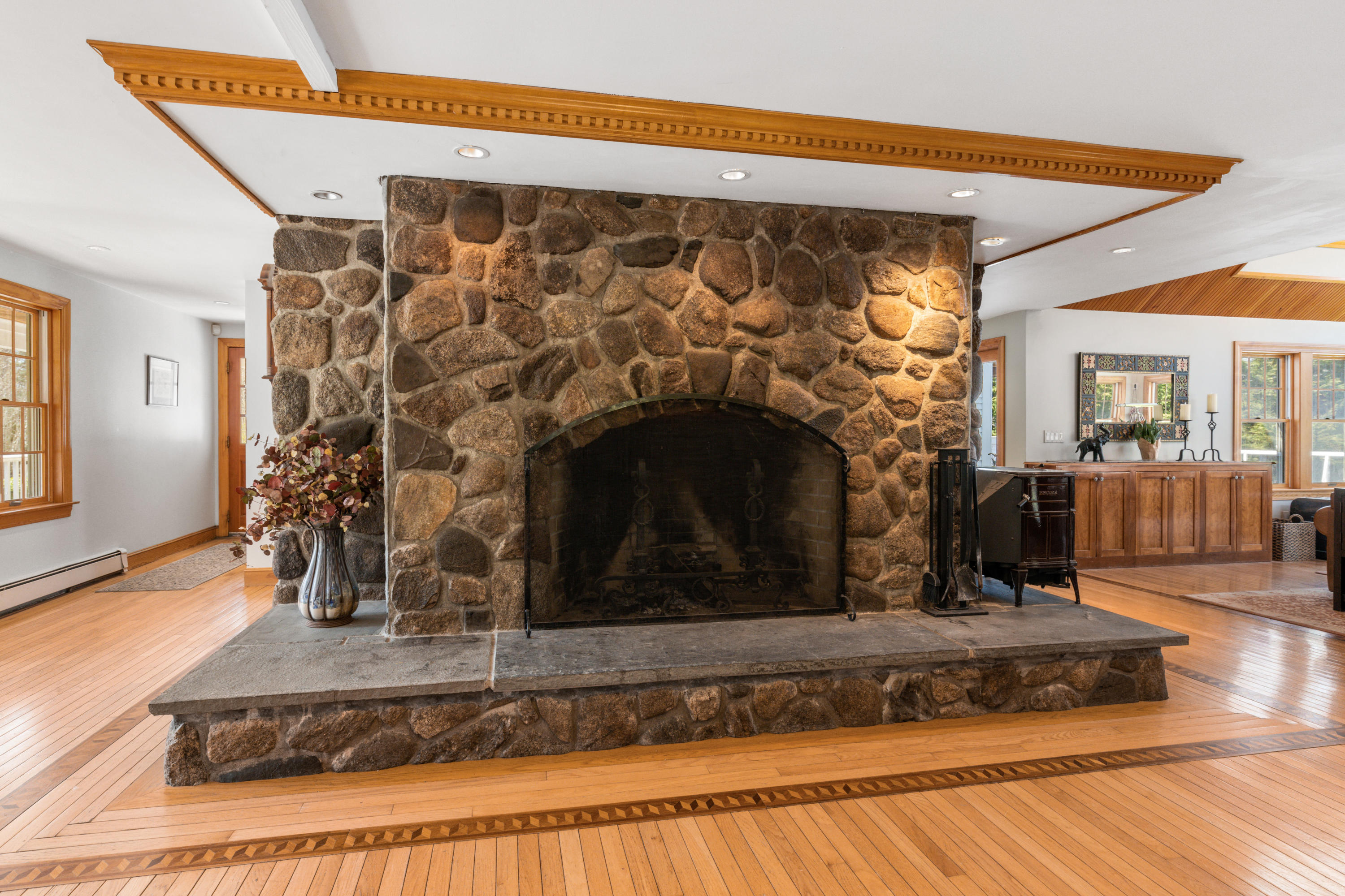 192 Great Marsh Road Centerville, MA 02632 - Photo 6 of 37 192GreLR-8