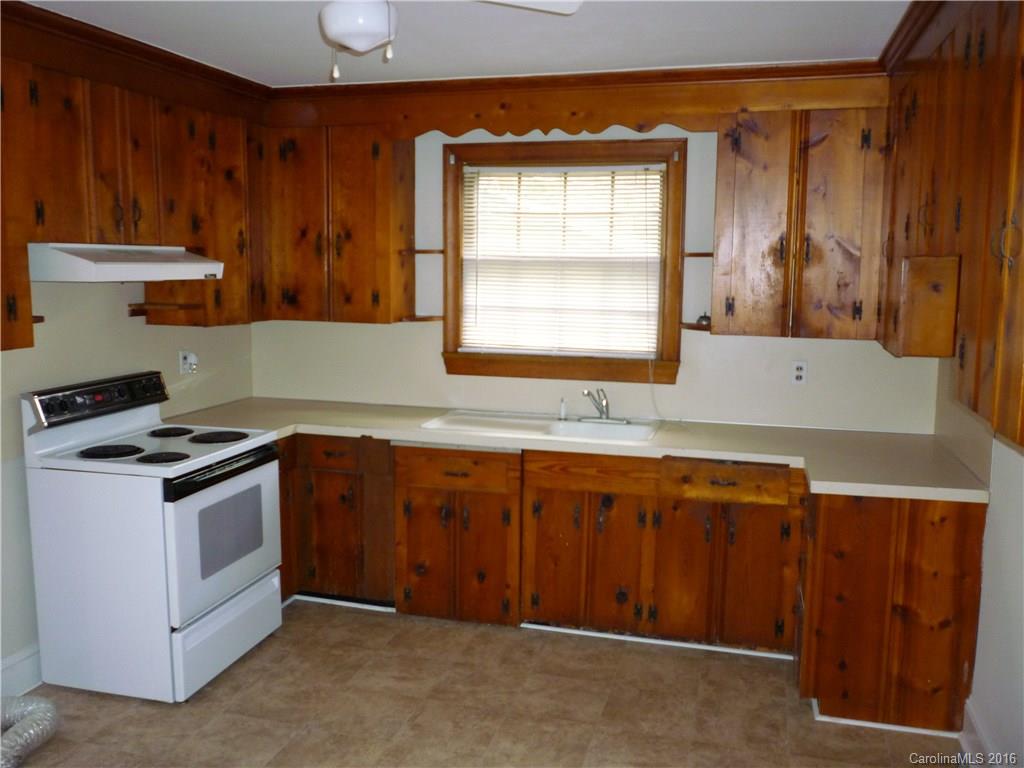 5310 Manning Road Charlotte, NC 28269 - Photo 4 of 11 Gallery Image 4