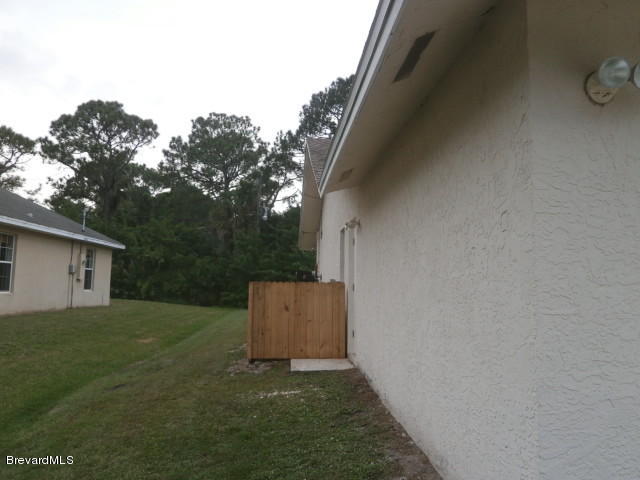 2138 Watkins Road Southeast Palm Bay, FL 32909 - Photo 14 of 17 PA280073