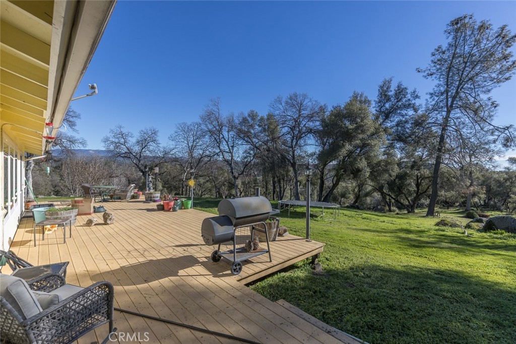 3977 Spring Court Mariposa, CA 95338 - Photo 50 of 72 a view of a backyard with sitting area
