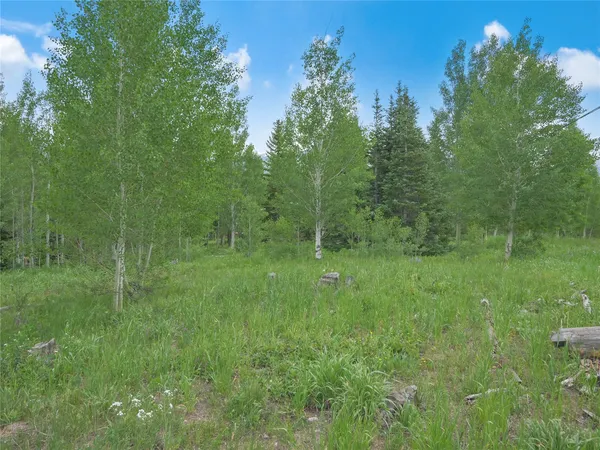 a view of a outdoor space