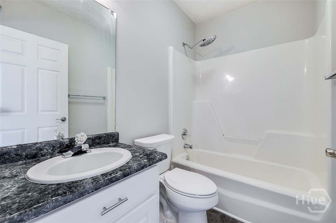 4822 Highway 15 Vidalia, GA 30474 - Photo 26 of 45 GUEST BATHROOM