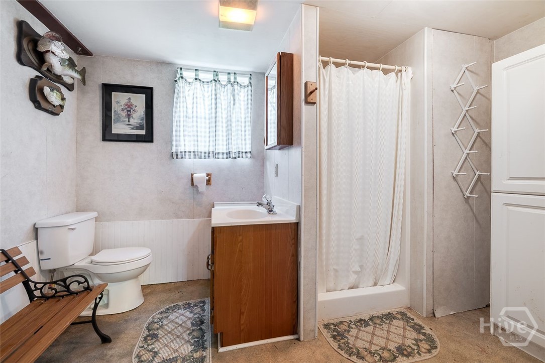 4822 Highway 15 Vidalia, GA 30474 - Photo 36 of 45 BATHROOM IN GARAGE BUILDING