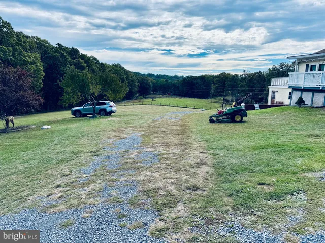 a view of an outdoor space