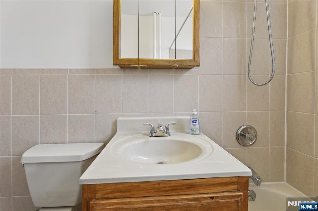 303 Hamilton Place, Unit C2 Hackensack, NJ 07601 - Photo 20 of 21