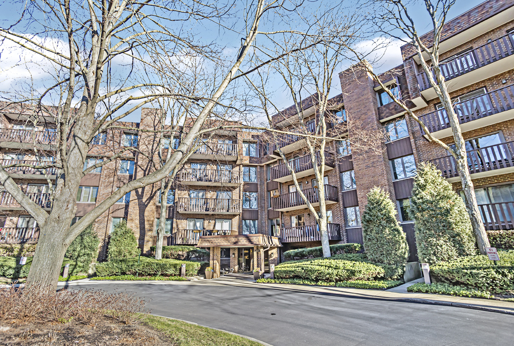 1125 Lake Cook Road, Unit 511 Northbrook, IL 60062 - Photo 1 of 18 front view of a building
