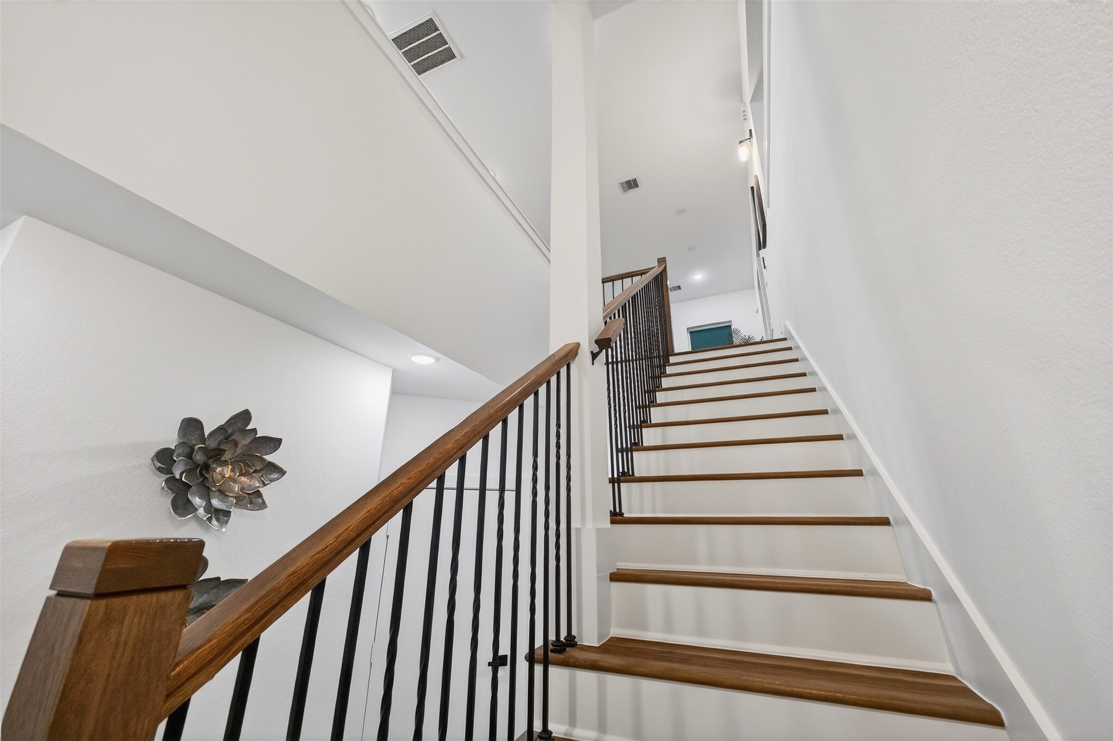 3003 A Delano Street Houston, TX 77004 - Photo 12 of 49 a view of entryway