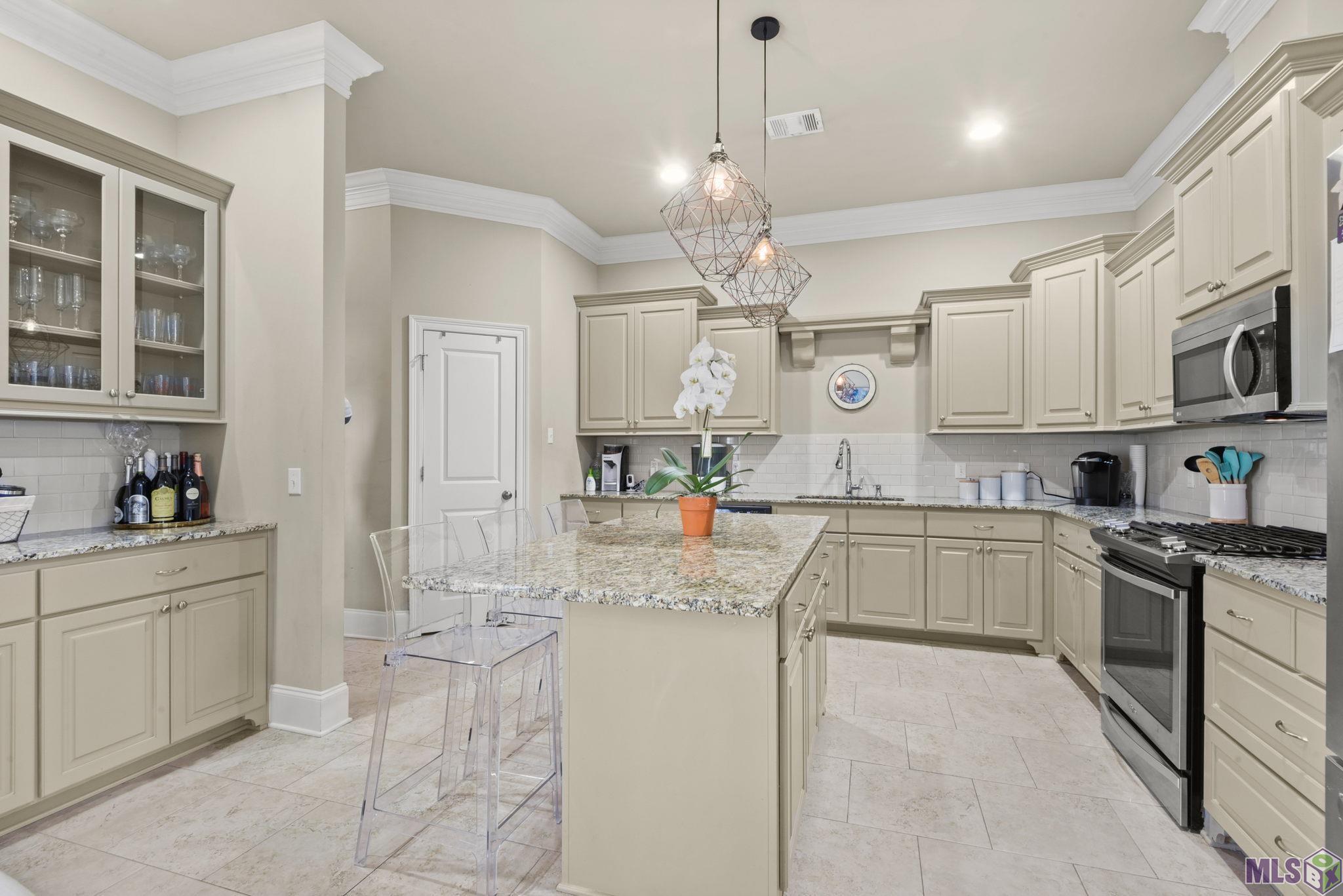 521 Portula Avenue Baton Rouge, LA 70820 - Photo 4 of 12 Gallery Image 4