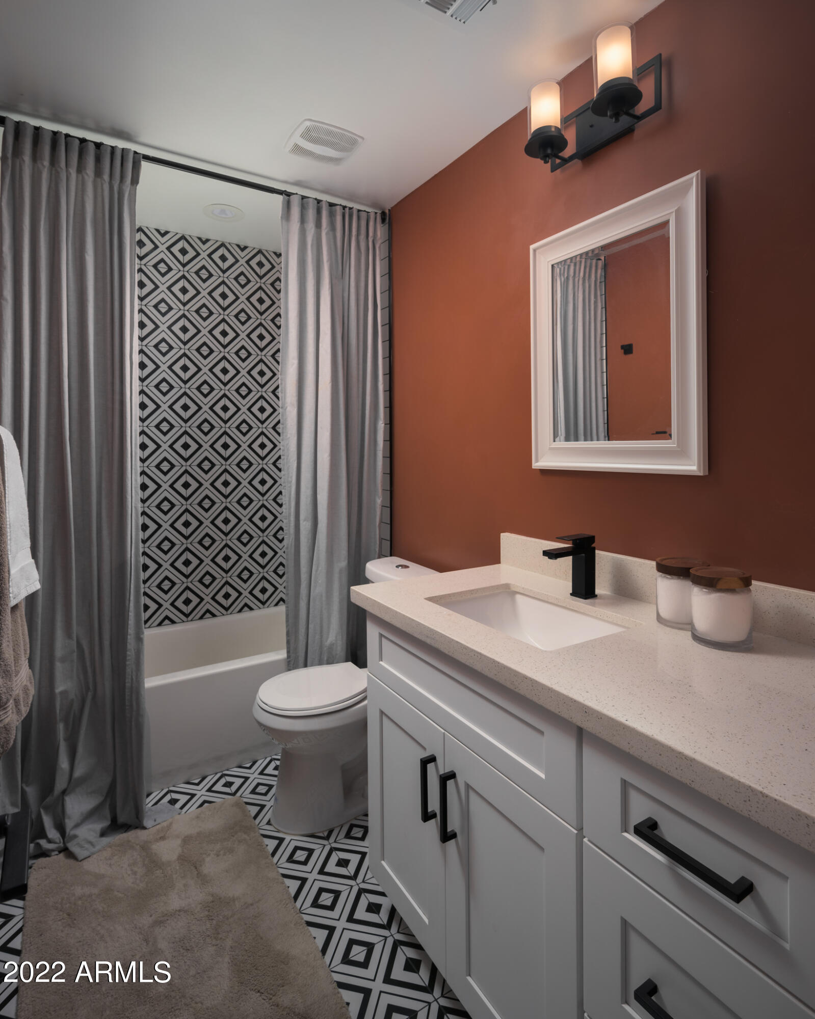 1722 East Granada Road Phoenix, AZ 85006 - Photo 6 of 26 _DSC4937-Edit