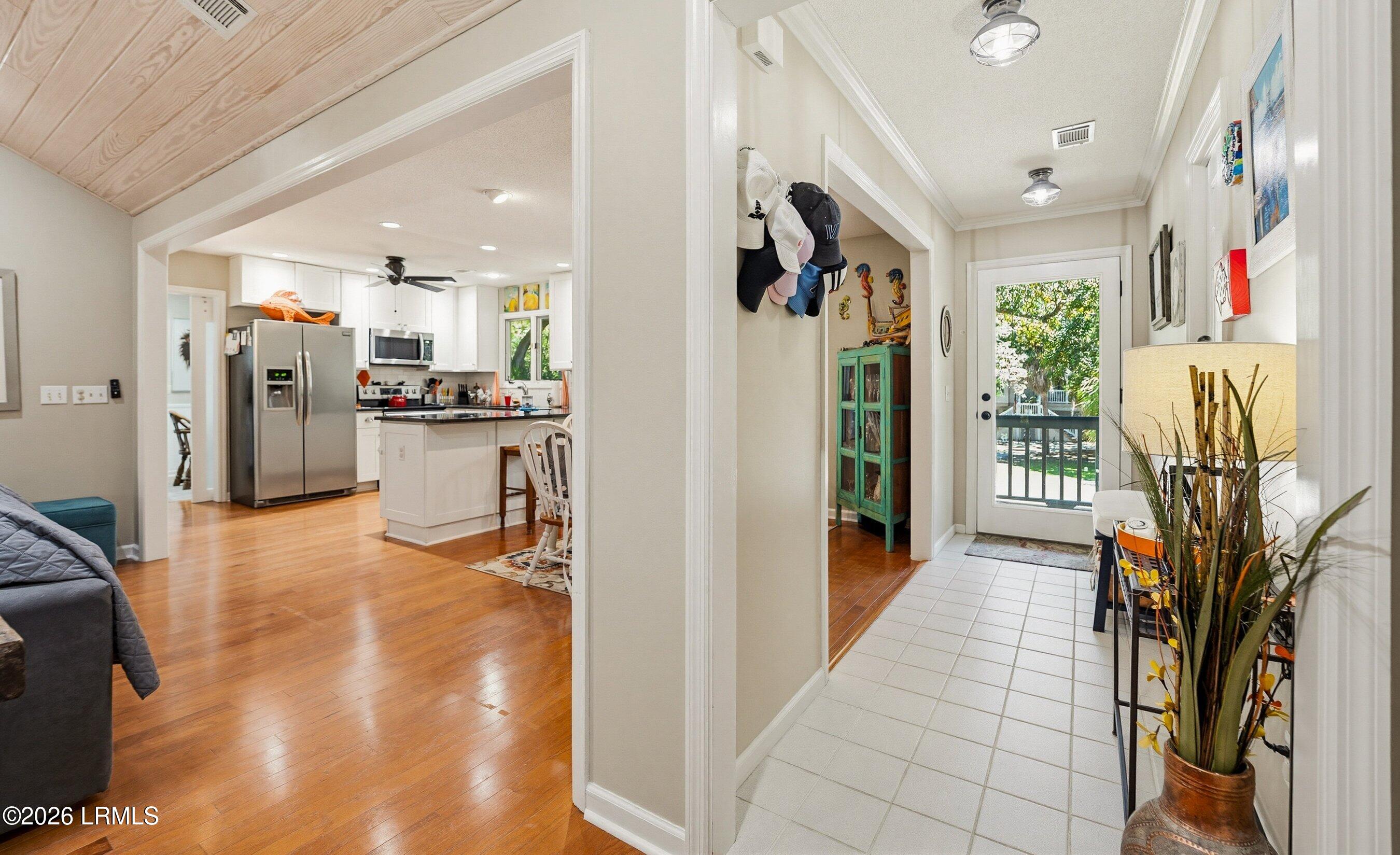 703 Seahorse Road Fripp Island, SC 29920 - Photo 14 of 51 Foyer