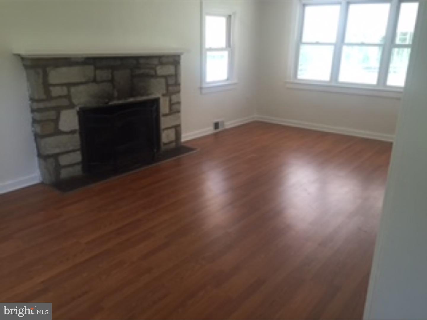 62 County Line Road Huntingdon Valley, PA 19006 - Photo 3 of 12 Living Room