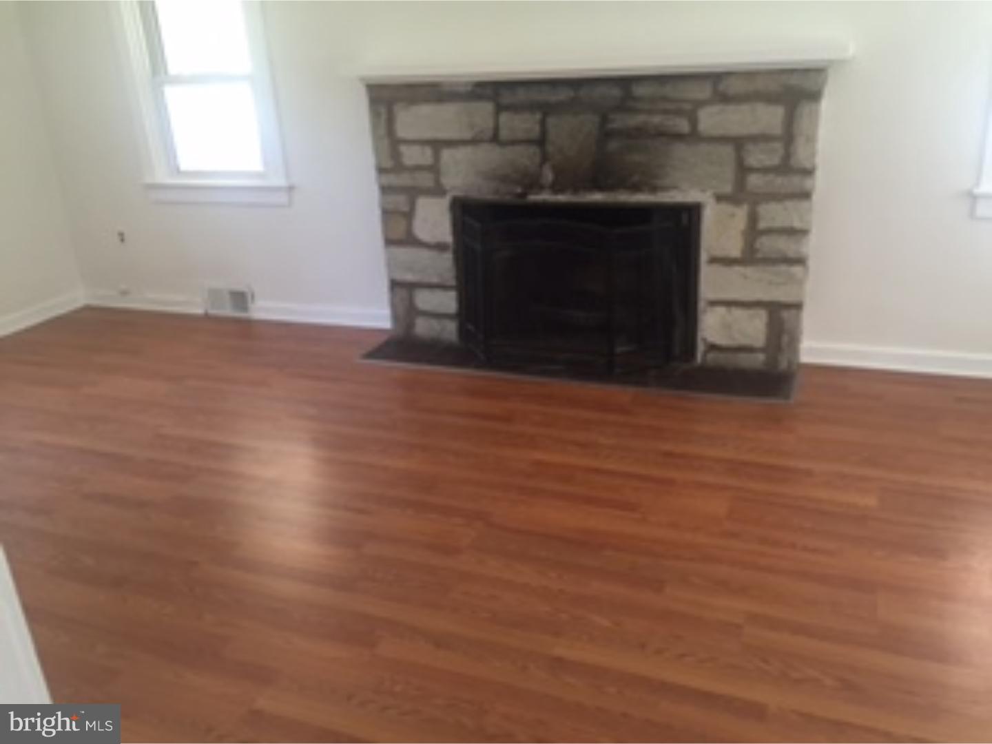 62 County Line Road Huntingdon Valley, PA 19006 - Photo 4 of 12 Living Room