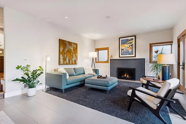 $995,000 | 747 Kenwood Parkway, Minneapolis, MN 55403