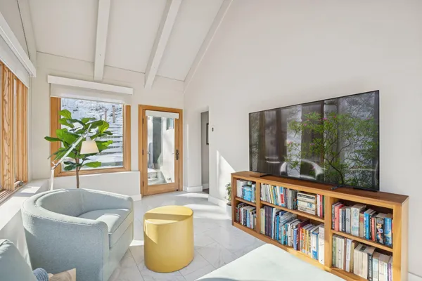$995,000 | 747 Kenwood Parkway, Minneapolis, MN 55403