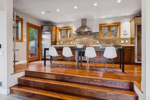 $995,000 | 747 Kenwood Parkway, Minneapolis, MN 55403