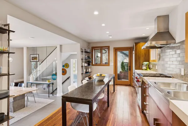 $995,000 | 747 Kenwood Parkway, Minneapolis, MN 55403