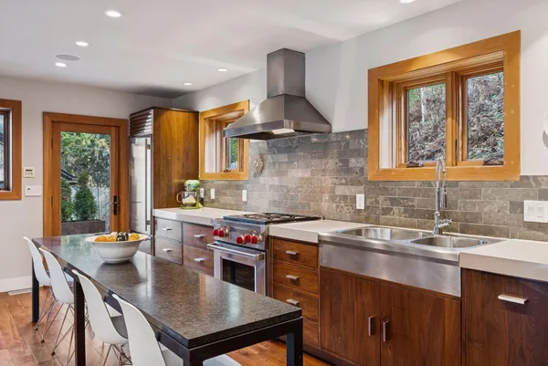 $995,000 | 747 Kenwood Parkway, Minneapolis, MN 55403