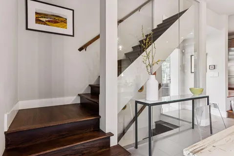 $995,000 | 747 Kenwood Parkway, Minneapolis, MN 55403