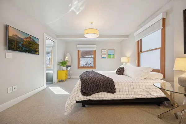 $995,000 | 747 Kenwood Parkway, Minneapolis, MN 55403