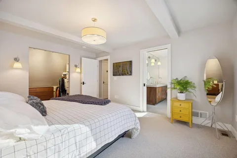 $995,000 | 747 Kenwood Parkway, Minneapolis, MN 55403